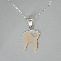 Collar odontología con corazón